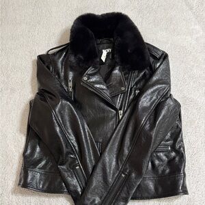 DKNY Women's Glossy Black faux Leather Jacket with Fur Collar
